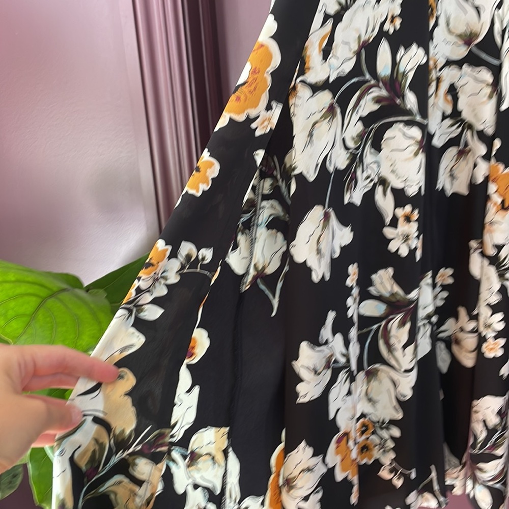 Wide leg black floral pants - Picture 2 of 8